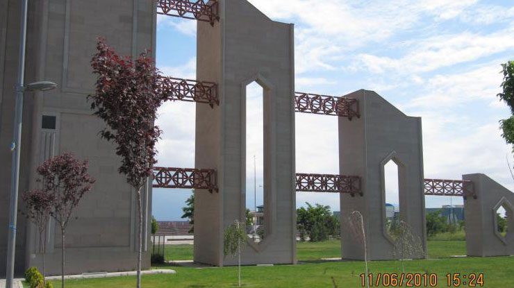 Niğde Üniversitesi-Kampüs Girişi 